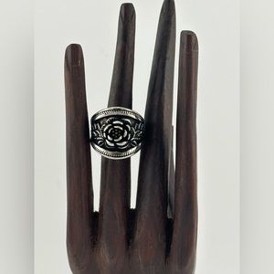 Silver Flower Fashion Ring